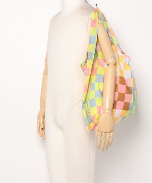U by SPICK&SPAN（ユーバイスピックアンドスパン）の「【BAGGU/バグゥ】STANDARD BAGGU 100% Recycled（ショルダーバッグ・レディース・ライトグリーン/その他・FREE）」の20枚目の写真