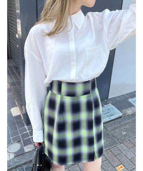 EMODA（エモダ）の「オーバーシアールーズシャツ（シャツ/ブラウス・レディース・ホワイト/イエロー/ブルー・FREE）」の7枚目の写真