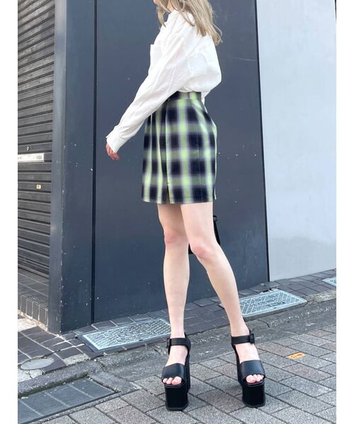 EMODA（エモダ）の「オーバーシアールーズシャツ（シャツ/ブラウス・レディース・ホワイト/イエロー/ブルー・FREE）」の10枚目の写真