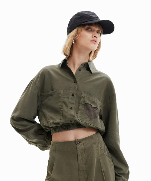 Desigual(デシグアル)の「Heart cutout shirt jacket / ハートカットアウトシャツジャケット(シャツ/ブラウス・レディース・ブラック/グリーン・S/M/L)」の4枚目の写真