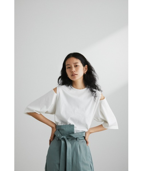 STYLEMIXER（スタイルミキサー）の「ショルダースリットT（Tシャツ/カットソー・レディース・ブラック/ブラウン/ホワイト・FREE）」の4枚目の写真