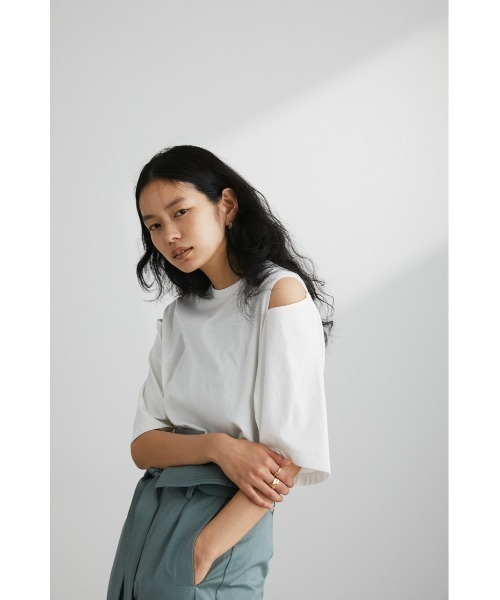 STYLEMIXER（スタイルミキサー）の「ショルダースリットT（Tシャツ/カットソー・レディース・ブラック/ブラウン/ホワイト・FREE）」の6枚目の写真