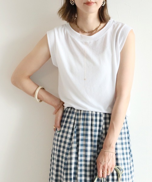 reca（レカ）の「リネンミックスノースリーブTシャツ（Tシャツ/カットソー・レディース・ブラック/オフホワイト/オレンジ/ブルー/グリーン/グレイッシュベージュ・FREE）」の2枚目の写真