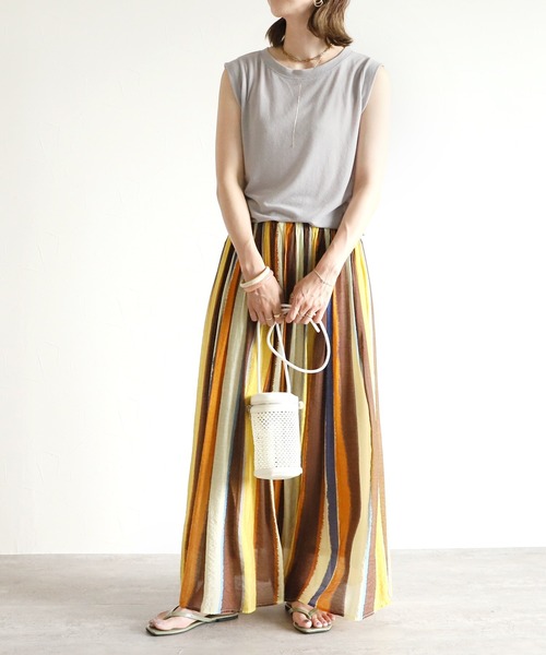 reca（レカ）の「リネンミックスノースリーブTシャツ（Tシャツ/カットソー・レディース・ブラック/オフホワイト/オレンジ/ブルー/グリーン/グレイッシュベージュ・FREE）」の22枚目の写真