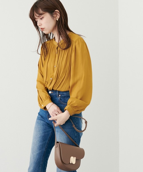 natural couture(ナチュラルクチュール)の「大人気リバイバル/WEB限定カラーあり/2022AW/とろみサテンブラウス(シャツ/ブラウス・レディース・ラベンダー/その他1/その他2/ピンクベージュ/イエロー/ブラウン/オフホワイト/ネイビー・FREE)」の9枚目の写真