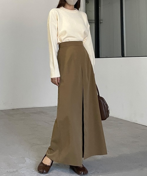 Louere（ルエレ）の「薄手インバーテッドプリーツロングスカート（スカート・レディース・イエロー系その他/ブラック/ブラウン系その他/ベージュ/アイボリー・MEDIUM/SMALL/LARGE/X-LARGE）」の5枚目の写真