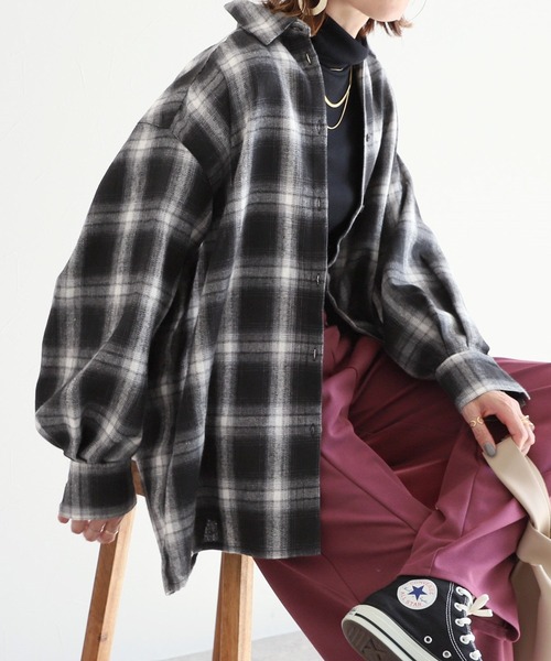 reca（レカ）の「先染めチェックシャツ（シャツ/ブラウス・レディース・ベージュ/ブラック・M）」の2枚目の写真