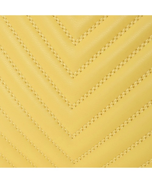 Guess（ゲス）の「NOELLE Crossbody Camera（ショルダーバッグ・レディース・イエロー/ブラック/ベージュ・ONE SIZE）」の5枚目の写真