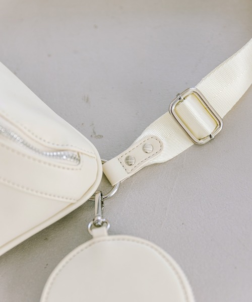 OLIVE des OLIVE(オリーブデオリーブ)の「サークルポーチ付ボディバッグ(ボディバッグ/ウエストポーチ・レディース・アイボリー/ブラック・FREE)」の18枚目の写真