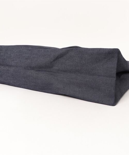 A.P.C.（アーペーセー）の「SHOPPING DANIELA（トートバッグ・メンズ・ネイビー・ONESIZE）」の4枚目の写真