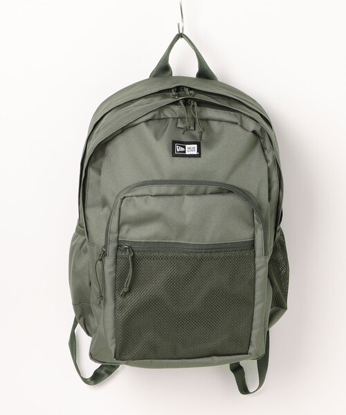 NEW ERA(ニューエラ)の「【NEW ERA/ニューエラ】CAMPUS PACK(バックパック/リュック・メンズ・ベージュ/ブラック×ホワイト/ブラック/ブラック系その他/オリーブ/その他・FREE)」の17枚目の写真