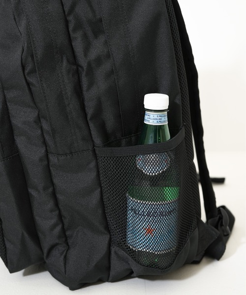 NEW ERA(ニューエラ)の「【NEW ERA/ニューエラ】CAMPUS PACK(バックパック/リュック・メンズ・ベージュ/ブラック×ホワイト/ブラック/ブラック系その他/オリーブ/その他・FREE)」の15枚目の写真
