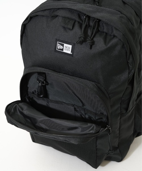 NEW ERA(ニューエラ)の「【NEW ERA/ニューエラ】CAMPUS PACK(バックパック/リュック・メンズ・ベージュ/ブラック×ホワイト/ブラック/ブラック系その他/オリーブ/その他・FREE)」の10枚目の写真