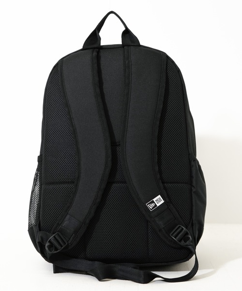 NEW ERA(ニューエラ)の「【NEW ERA/ニューエラ】CAMPUS PACK(バックパック/リュック・メンズ・ベージュ/ブラック×ホワイト/ブラック/ブラック系その他/オリーブ/その他・FREE)」の16枚目の写真