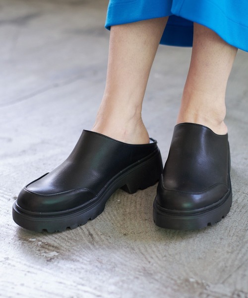 LEPSIM（レプシィム）の「アツゾコクロッグサンダル　175493（サンダル・レディース・アイボリー/ブラック・MEDIUM/LARGE）」の2枚目の写真