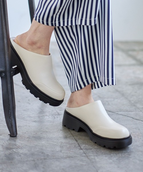 LEPSIM（レプシィム）の「アツゾコクロッグサンダル　175493（サンダル・レディース・アイボリー/ブラック・MEDIUM/LARGE）」の17枚目の写真