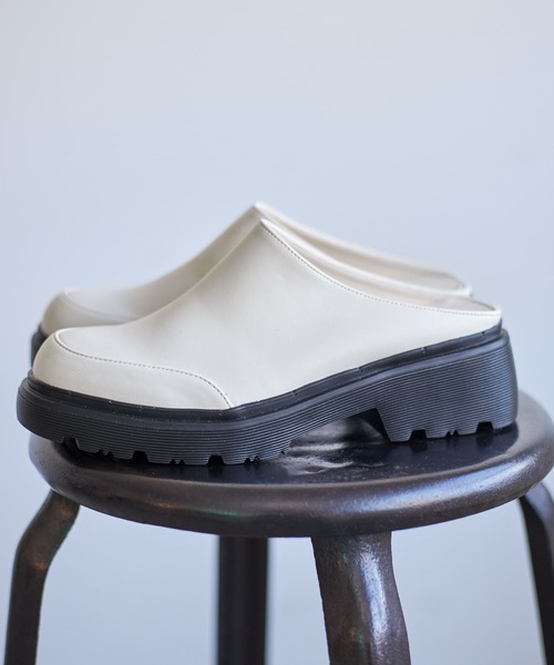 LEPSIM（レプシィム）の「アツゾコクロッグサンダル　175493（サンダル・レディース・アイボリー/ブラック・MEDIUM/LARGE）」の14枚目の写真