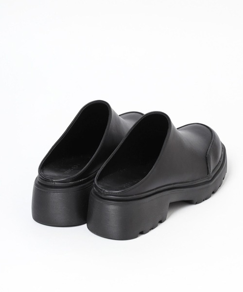 LEPSIM（レプシィム）の「アツゾコクロッグサンダル　175493（サンダル・レディース・アイボリー/ブラック・MEDIUM/LARGE）」の18枚目の写真