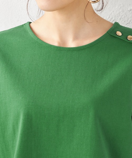 Petit Honfleur(プチオンフルール)の「ボタンアクセントプルオーバー(Tシャツ/カットソー・レディース・ネイビー/グリーン・M/L)」の6枚目の写真