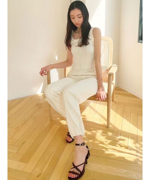 RESEXXY（リゼクシー）の「スウェットコルセットトップス【セットアップ着用可能】（スウェット・レディース・ブラック/ベージュ/アイボリー・FREE）」の11枚目の写真