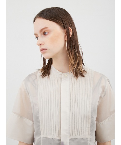 MIESROHE（ミースロエ）の「sustainableピンタックシアー半袖SH