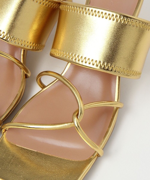 LEPSIM（レプシィム）の「ナロークロスヒールサンダル　753485（サンダル・レディース・ブラック/ゴールド・MEDIUM/LARGE）」の4枚目の写真