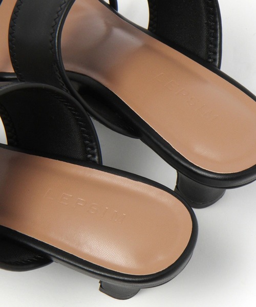 LEPSIM（レプシィム）の「ナロークロスヒールサンダル　753485（サンダル・レディース・ブラック/ゴールド・MEDIUM/LARGE）」の11枚目の写真