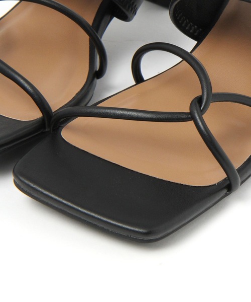 LEPSIM（レプシィム）の「ナロークロスヒールサンダル　753485（サンダル・レディース・ブラック/ゴールド・MEDIUM/LARGE）」の13枚目の写真