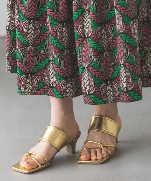 LEPSIM（レプシィム）の「ナロークロスヒールサンダル　753485（サンダル・レディース・ブラック/ゴールド・MEDIUM/LARGE）」の12枚目の写真