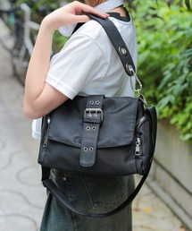SPINNS | 【2WAY仕様】ビッグバックル ナイロンショルダーバッグ(ショルダーバッグ)
