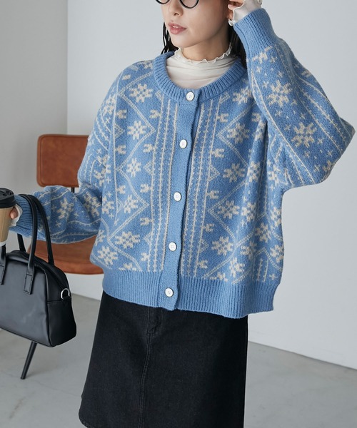 BONLECILL(ボンルシール)の「ノルディックパッチワーク風ジャガードニットカーディガン(カーディガン/ボレロ・レディース・ブルー/アイボリー/レッド/ブラック/グリーン・FREE)」の15枚目の写真