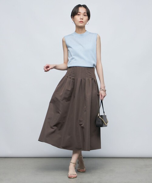 NOLLEY’S Sophi(ノーリーズソフィ)の「《手洗い可能》ラメハイネックノースリーブプルオーバーニット(ニット/セーター・レディース・ベージュ/ブラック/サックスブルー/グレー・36/38)」の21枚目の写真