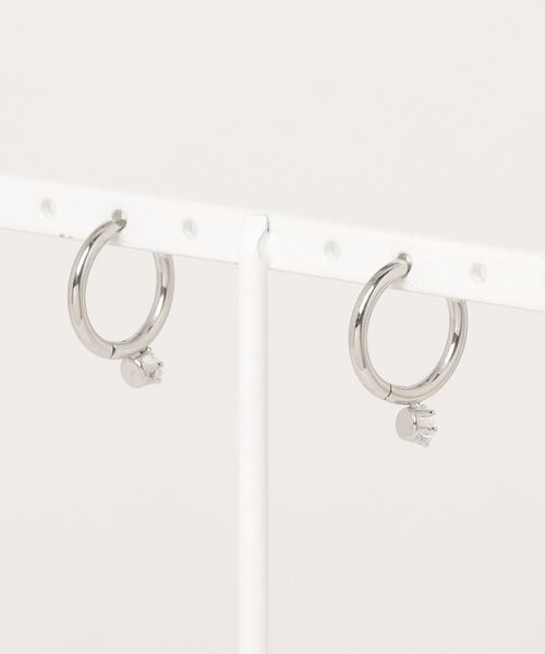 ebine(エビネ)の「Zirconia Hoop Pierce 金属アレルギー対応 サージカルステンレス(ピアス(両耳用)・レディース・ゴールド/シルバー・FREE)」の10枚目の写真