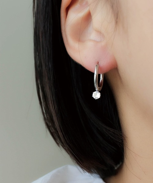ebine(エビネ)の「Zirconia Hoop Pierce 金属アレルギー対応 サージカルステンレス(ピアス(両耳用)・レディース・ゴールド/シルバー・FREE)」の6枚目の写真