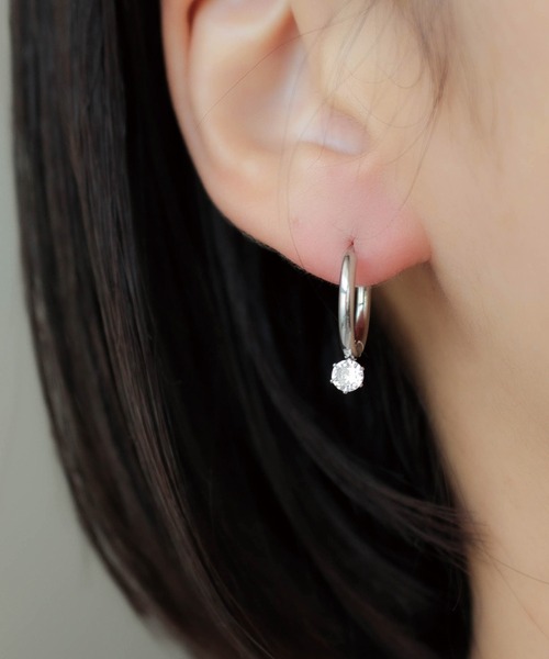 ebine(エビネ)の「Zirconia Hoop Pierce 金属アレルギー対応 サージカルステンレス(ピアス(両耳用)・レディース・ゴールド/シルバー・FREE)」の7枚目の写真