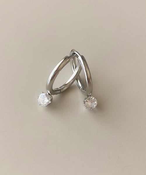 ebine(エビネ)の「Zirconia Hoop Pierce 金属アレルギー対応 サージカルステンレス(ピアス(両耳用)・レディース・ゴールド/シルバー・FREE)」の8枚目の写真