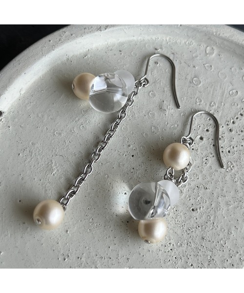 tone（トーン）の「【-lensa-】パール×クリアのアシメピアス(MA)（ピアス（両耳用）・レディース・シルバー・FREE）」の5枚目の写真