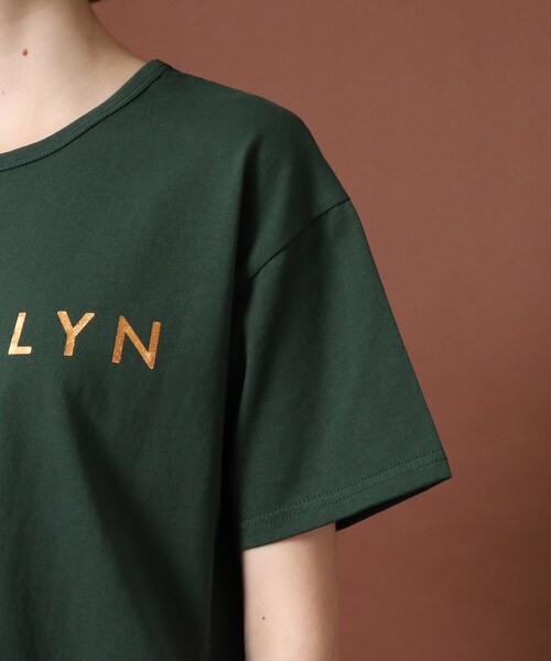 DRESSTERIOR(ドレステリア)の「◆BROOKLYN箔ロゴTシャツ(Tシャツ/カットソー・レディース・グリーン/ネイビー/オフホワイト・36/34/38)」の20枚目の写真
