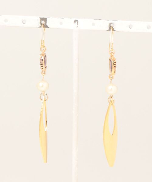 tone（トーン）の「【Astyle】ビジュー×コットンパールステンレスピアス(MA)（ピアス（両耳用）・レディース・ゴールド・FREE）」の3枚目の写真