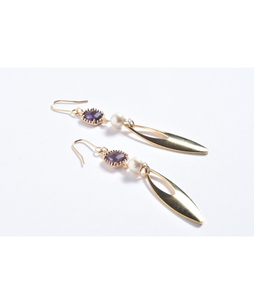 tone（トーン）の「【Astyle】ビジュー×コットンパールステンレスピアス(MA)（ピアス（両耳用）・レディース・ゴールド・FREE）」の2枚目の写真