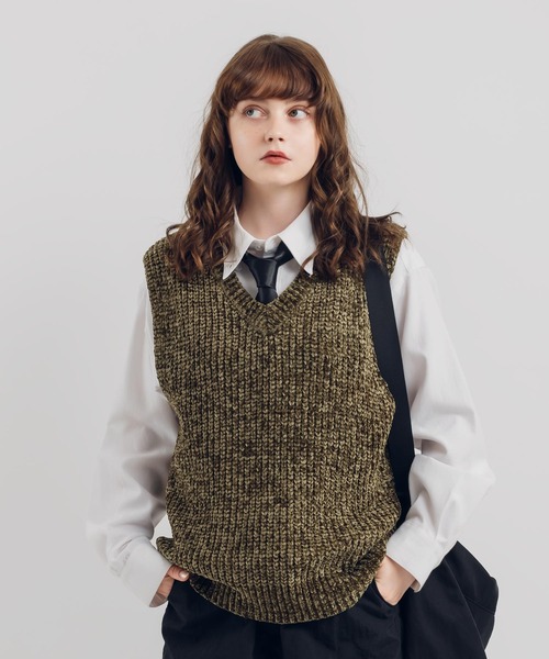 MUHET(ミュエータ)の「ベロアモールベスト(ベスト・レディース・レッド/カーキ・MEDIUM/X-LARGE)」の10枚目の写真
