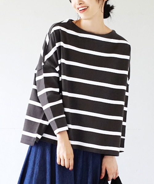 zootie（ズーティー）の「【食べこぼしも安心！撥水・撥油加工つき】シミヘン加工 フレンチバスク ワイドプルオーバー［ボーダー＆無地］（Tシャツ/カットソー・レディース・ホワイト×レッド/ホワイト×ブルー/ホワイト×グレー/ホワイト×ブラック/ロイヤルブルー/ネイビー/ブラック/ブルー系その他/ブラック×ホワイト/ダークグリーン/オフホワイト/レッド/ベージュ系その他/杢グレー/チョコ/ブラウン系その他/イエロー系その他2/ライトイエロー/ライトブルー/ブルー系その他2/イエロー系その他/ライトピンク/ミント/ネイビー系1/レッド系その他/ベージュ系その他2/イエロー系その他3/グレー系その他/ネイビー×ホワイト・フリー）」の8枚目の写真