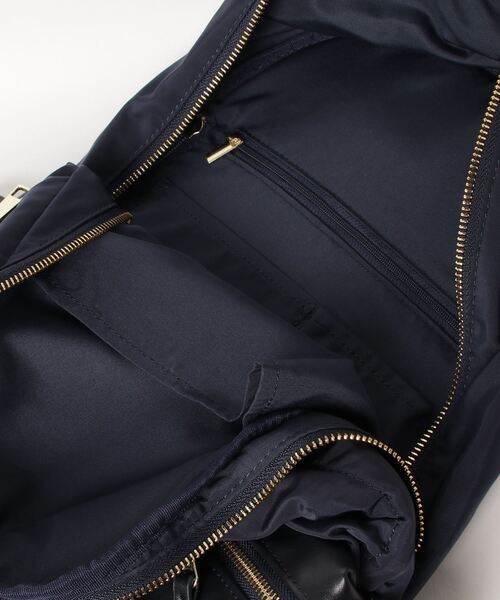 Legato Largo(レガートラルゴ)の「廃盤 Legato Largo / グログラン調ポリ/PU 10ポケリュック / LR-H1051Z(バックパック/リュック・レディース・ブラック/グレー系その他/ライトグレー/ネイビー/グレー・ONESIZE)」の8枚目の写真