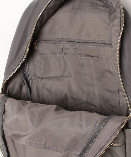 Legato Largo(レガートラルゴ)の「廃盤 Legato Largo / グログラン調ポリ/PU 10ポケリュック / LR-H1051Z(バックパック/リュック・レディース・ブラック/グレー系その他/ライトグレー/ネイビー/グレー・ONESIZE)」の11枚目の写真