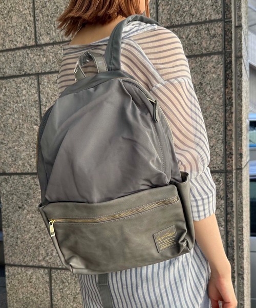 Legato Largo(レガートラルゴ)の「廃盤 Legato Largo / グログラン調ポリ/PU 10ポケリュック / LR-H1051Z(バックパック/リュック・レディース・ブラック/グレー系その他/ライトグレー/ネイビー/グレー・ONESIZE)」の19枚目の写真