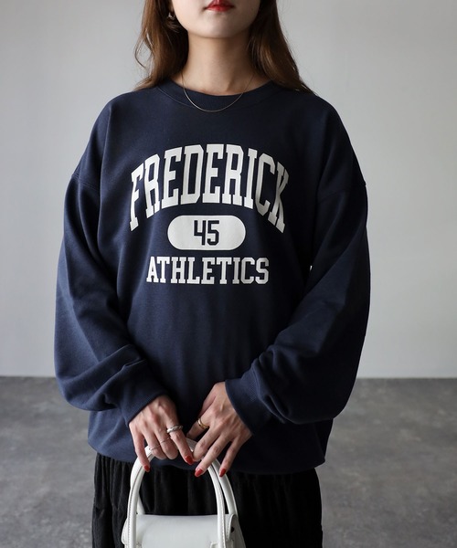 Riberry(リベリー)の「FREDERICKプリントトレーナー(スウェット・レディース・オートミール/レッド/グリーン系/チャコールグレー/ブラック/ネイビー・FREE)」の5枚目の写真