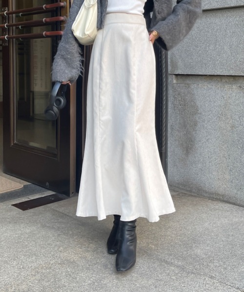 Ambre Ciel（アンブルシエル）の「コーデュロイマーメイドスカート／WEB/EC限定商品（スカート・レディース・ライトベージュ/アイボリー/ダークブラウン・FREE）」の17枚目の写真