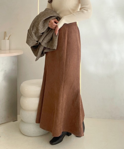Ambre Ciel（アンブルシエル）の「コーデュロイマーメイドスカート／WEB/EC限定商品（スカート・レディース・ライトベージュ/アイボリー/ダークブラウン・FREE）」の16枚目の写真
