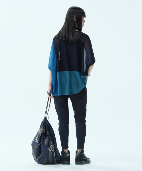 bedsidedrama（ベットサイドドラマ）の「Cinema Complex Duffle Bag（バックパック/リュック・レディース・ネイビー系/グレー系・1）」の4枚目の写真