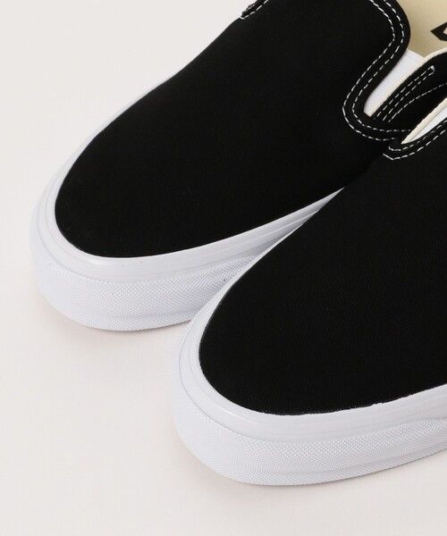 VANS（バンズ）の「VANS / SLIP-ON REISSUE 98 LX BLACK / WHITE（スリッポン・メンズ・ブラック・27.0cm/26.5cm/28.5cm/28.0cm/27.5cm/26.0cm/29.0cm）」の2枚目の写真